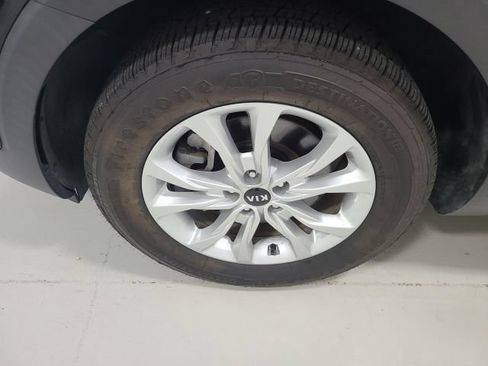 Used 2020 Kia Telluride LX FWD image 38