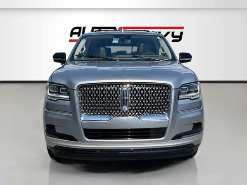 Used 2024 Lincoln Navigator L Reserve AWD/4WD image 2