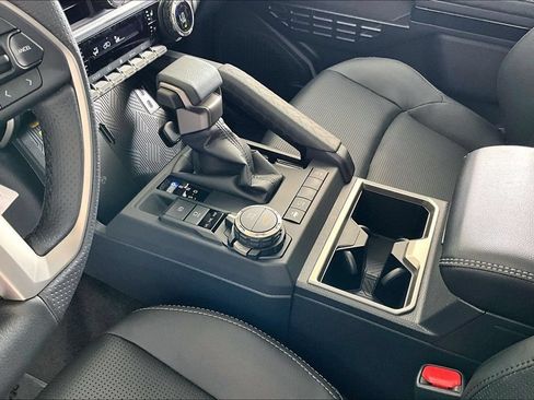 New 2026 Toyota 4Runner Limited AWD/4WD image 8