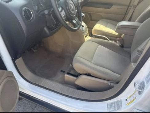 Used 2015 Jeep Patriot Sport w/ Power Value Group AWD/4WD image 17