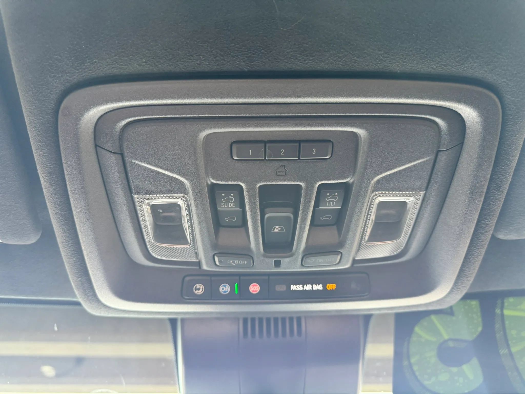 Used 2024 GMC Sierra 3500 Denali Ultimate AWD/4WD image 18
