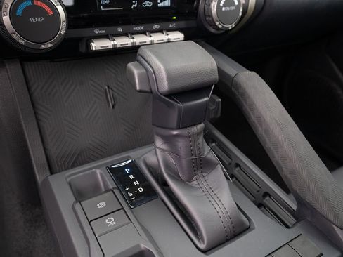 Used 2025 Toyota Tacoma SR image 22