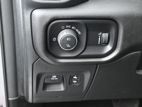 Used 2023 RAM 1500 Big Horn AWD/4WD image 17