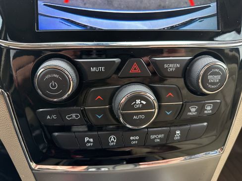 Used 2019 Jeep Grand Cherokee Overland image 19