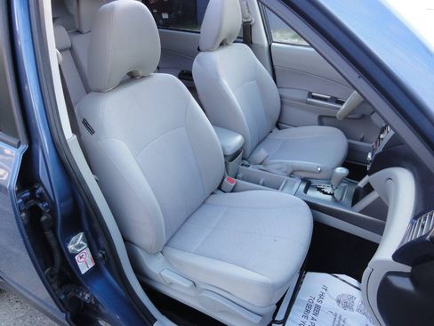 Used 2013 Subaru Forester 2.5X Premium w/ All-Weather Plus Pkg AWD/4WD image 11