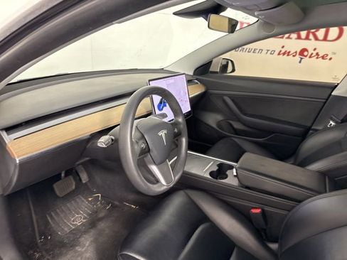 Used 2021 Tesla Model 3 Standard Range Plus image 12