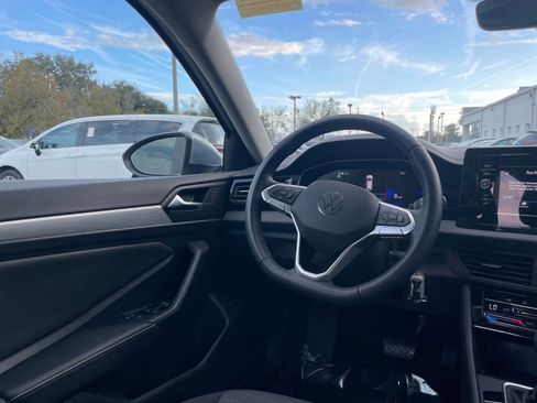 Used 2025 Volkswagen Jetta S image 32