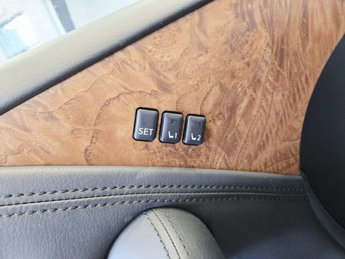 Used 2024 Nissan Armada SL w/ Captain's Chairs Package image 36