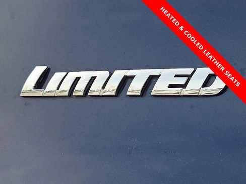 Used 2024 Toyota 4Runner Limited AWD/4WD image 8