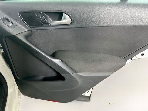 Used 2012 Volkswagen Tiguan S FWD image 27