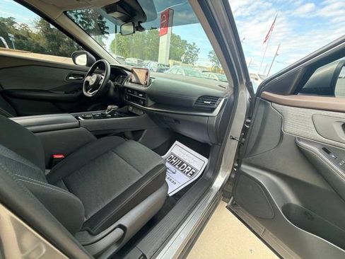 Used 2023 Nissan Rogue SV AWD/4WD image 15