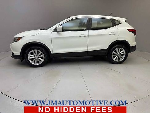 Used 2018 Nissan Rogue Sport S w/ S Appearance Package AWD/4WD image 2