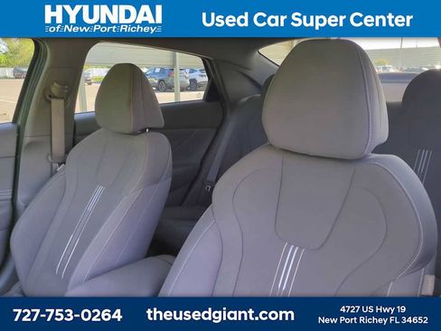 Used 2021 Hyundai Elantra SEL w/ Convenience Package FWD image 7