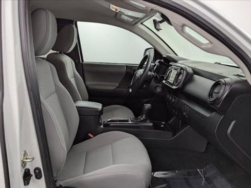 Used 2019 Toyota Tacoma SR image 16