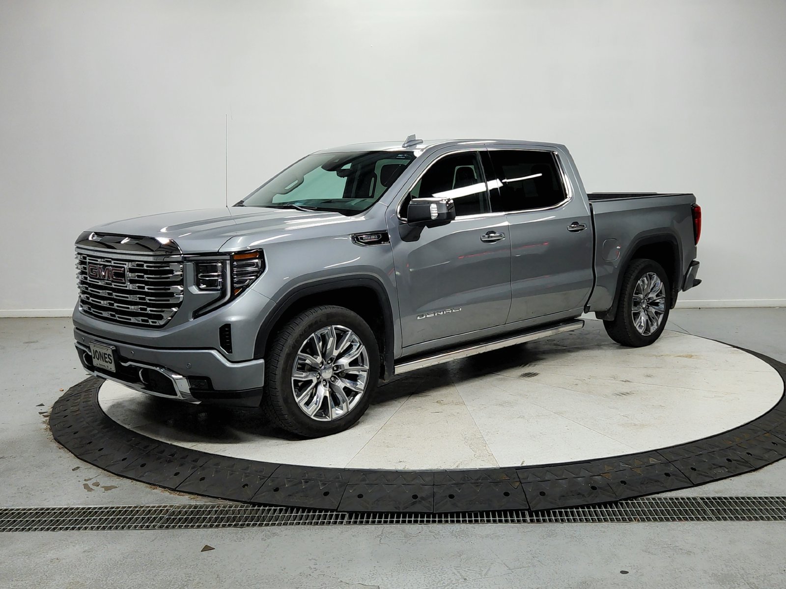Used 2024 GMC Sierra 1500 Denali AWD/4WD image 4
