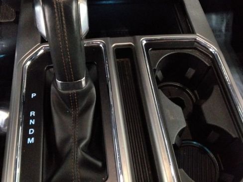 Used 2018 Ford F150 Platinum w/ Equipment Group 701A Luxury image 19