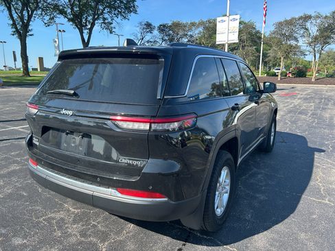 Used 2022 Jeep Grand Cherokee Laredo w/ Luxury Tech Group I AWD/4WD image 5