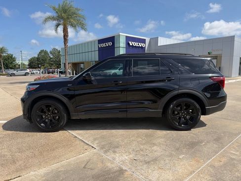 Used 2023 Ford Explorer ST-Line w/ Class IV Trailer Tow Package RWD image 2