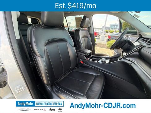 Used 2023 Jeep Grand Cherokee L Limited w/ Luxury Tech Group II AWD/4WD image 24