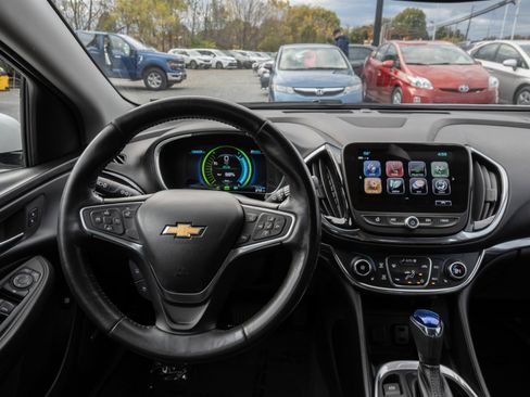 Used 2018 Chevrolet Volt Premier image 24