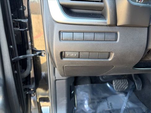 Used 2021 Nissan Rogue S image 17