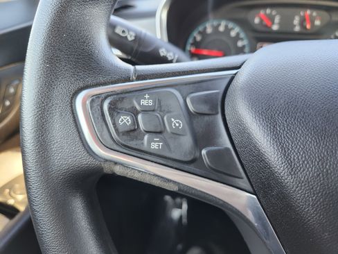 Used 2018 Chevrolet Equinox LS FWD image 33