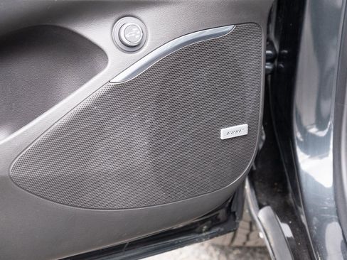 Used 2021 Buick Enclave Essence image 17