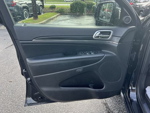 Used 2020 Jeep Grand Cherokee Limited AWD/4WD image 14