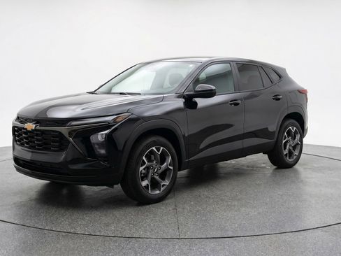 Used 2025 Chevrolet Trax LT FWD image 3