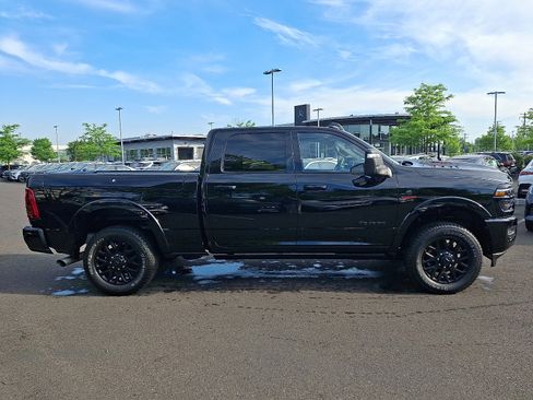 Used 2025 RAM 2500 Limited AWD/4WD image 7