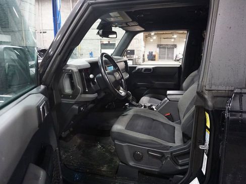 Used 2022 Ford Bronco Big Bend w/ Sasquatch Package image 2