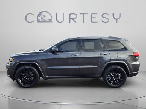 Used 2019 Jeep Grand Cherokee Altitude RWD image 2