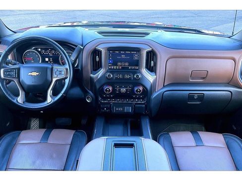 Used 2022 Chevrolet Silverado 1500 High Country w/ Technology Package image 17