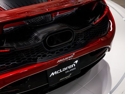 Used 2027 McLaren 750S Spider RWD image 13