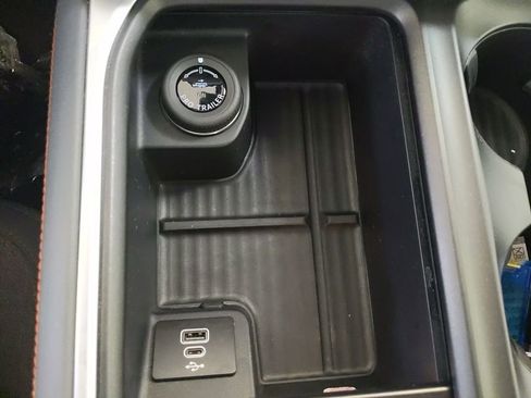 Used 2025 Ford Expedition Active AWD/4WD image 23