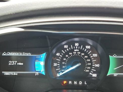 Used 2020 Ford Fusion SE w/ Equipment Group 151A FWD image 17