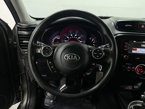 Used 2017 Kia Soul + image 20