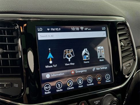 Used 2019 Jeep Grand Cherokee Limited w/ Luxury Group II image 7