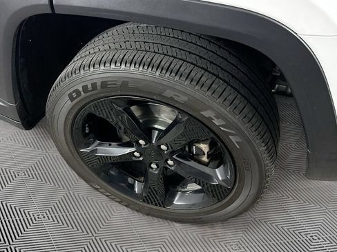 Certified 2023 Jeep Grand Cherokee Altitude AWD/4WD image 41