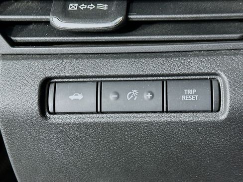 Used 2025 Nissan Altima 2.5 SV FWD image 16