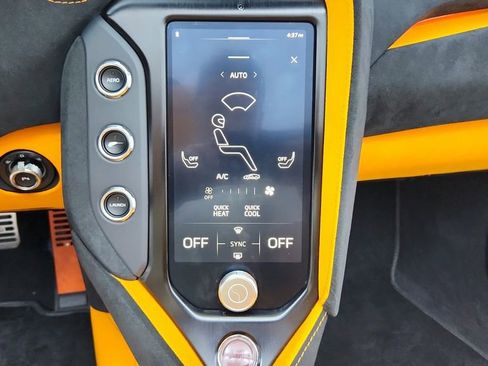 Used 2024 McLaren 750S Spider image 24