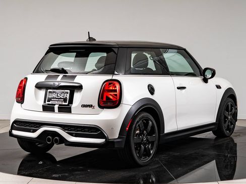 Used 2024 MINI Cooper S w/ Signature Upholstery Package FWD image 10