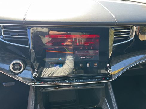 Used 2022 Jeep Wagoneer Series II w/ Premium Group I image 19