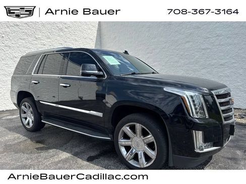 Used 2017 Cadillac Escalade Luxury AWD/4WD image 1
