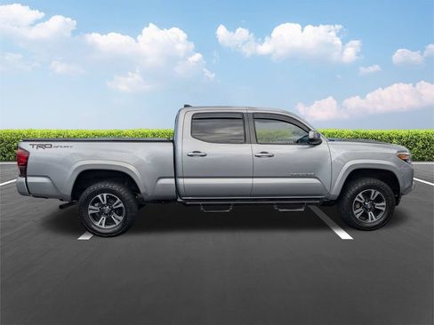 Used 2019 Toyota Tacoma TRD Sport RWD image 6