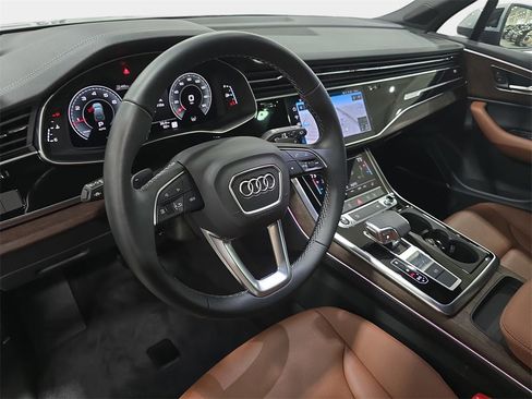 Certified 2025 Audi Q7 2.0T Premium w/ Convenience Plus Package image 13