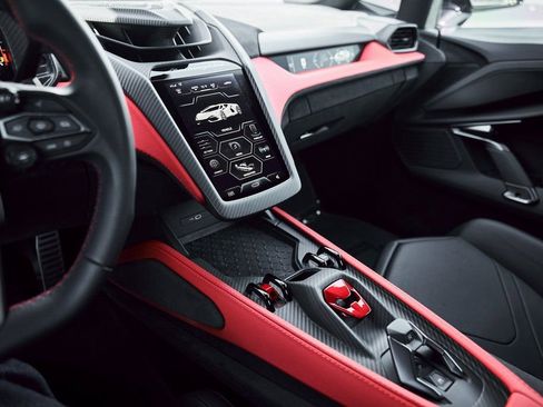 Used 2025 Lamborghini Revuelto image 65