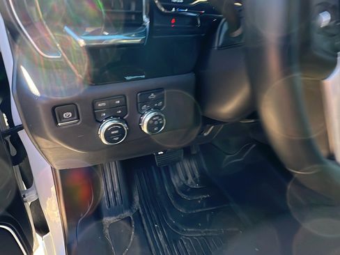 Used 2024 GMC Sierra 1500 Elevation image 26