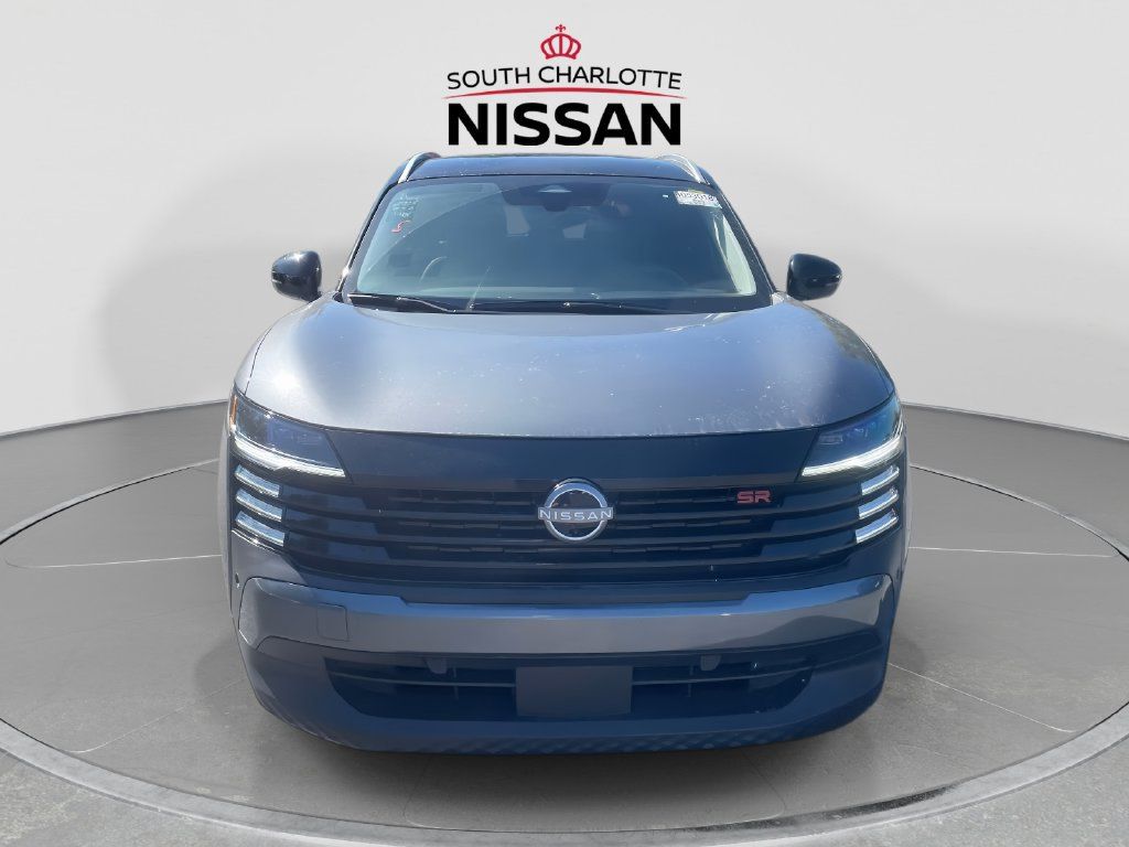 Used 2025 Nissan Kicks SR FWD image 2