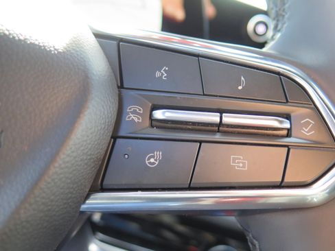 Used 2025 Chevrolet Equinox LT w/ Convenience Package II image 13